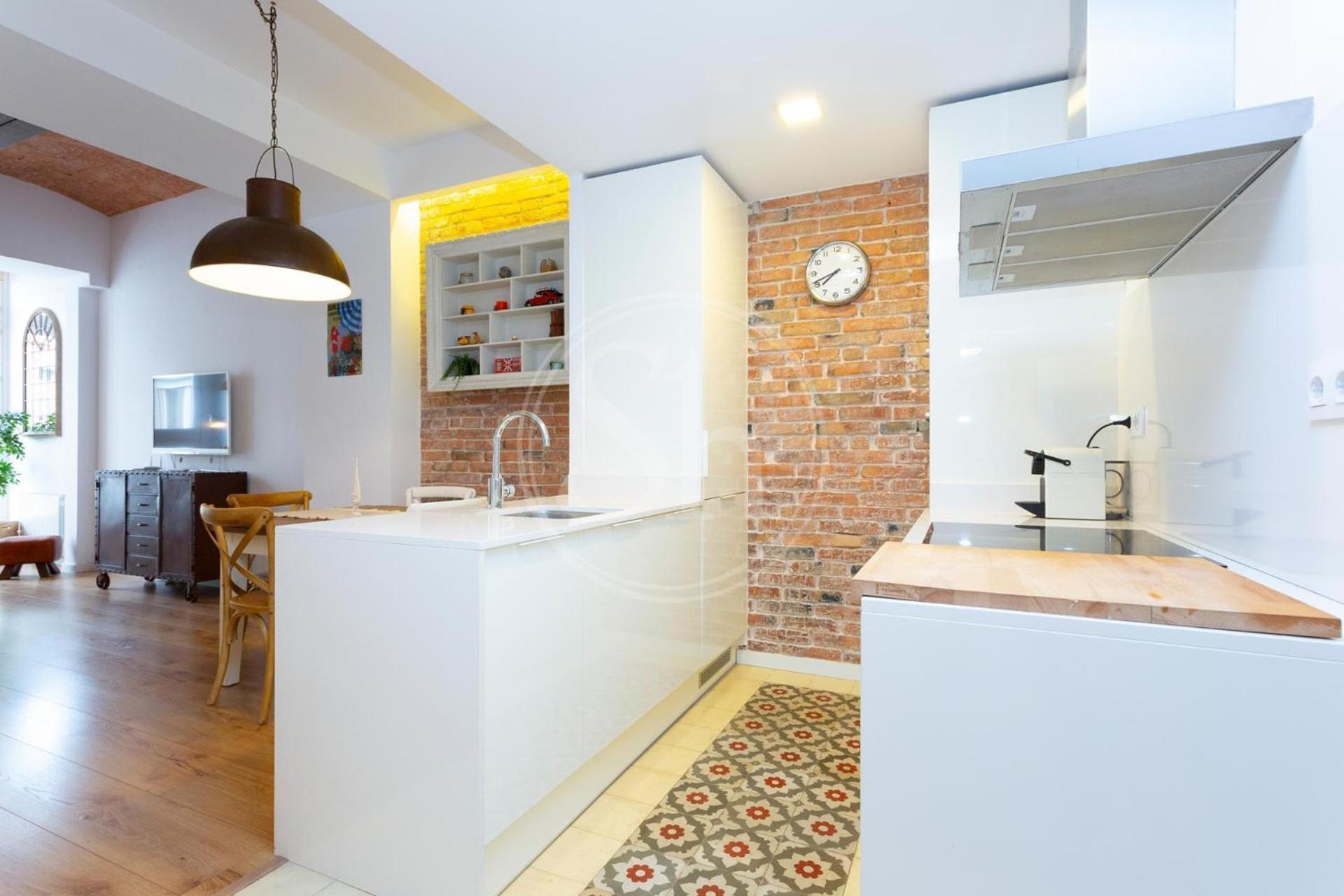 Moderno En Eixample Apartment